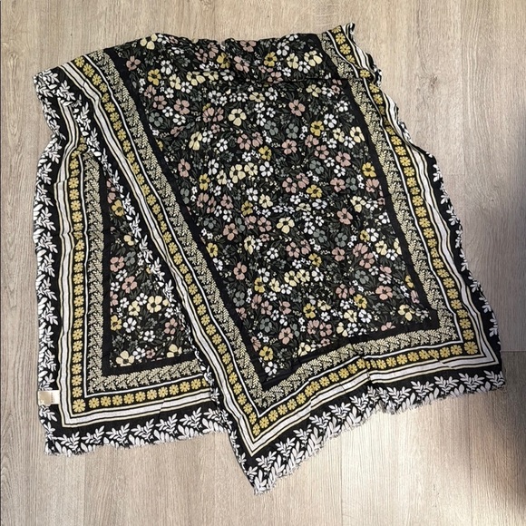 Poetry Accessories - Poetry Floral Scarf - Black, Yellow, White